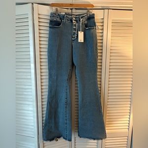 NWT Good American (size 12 / 31) Good Legs Flare Jeans